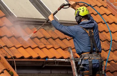 Démoussage et hydrofuge de toiture à Lully